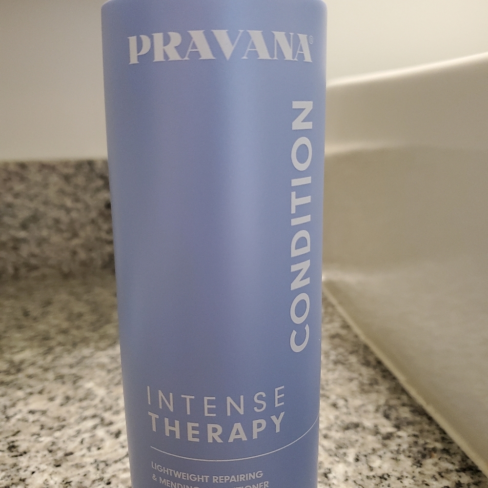 Pravana Lightweight Repairing and Mending Conditioner